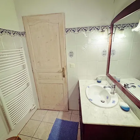 Charming Historic Townhouse With Private Terrace In Old Casa vacanze Agde